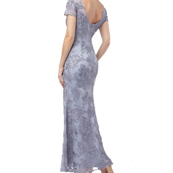 JC Collection Embroidered Grown - Picture 2 of 3